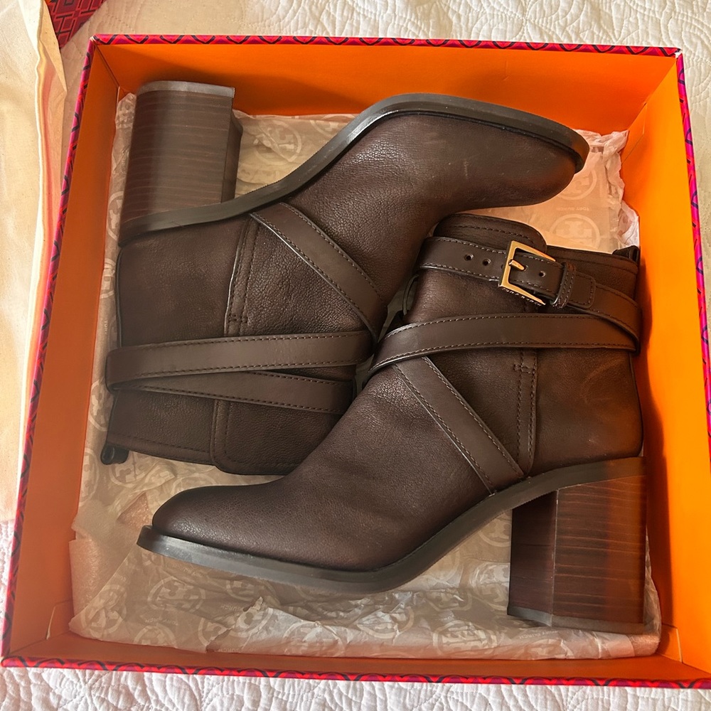 tory burch coconut hastings bootie